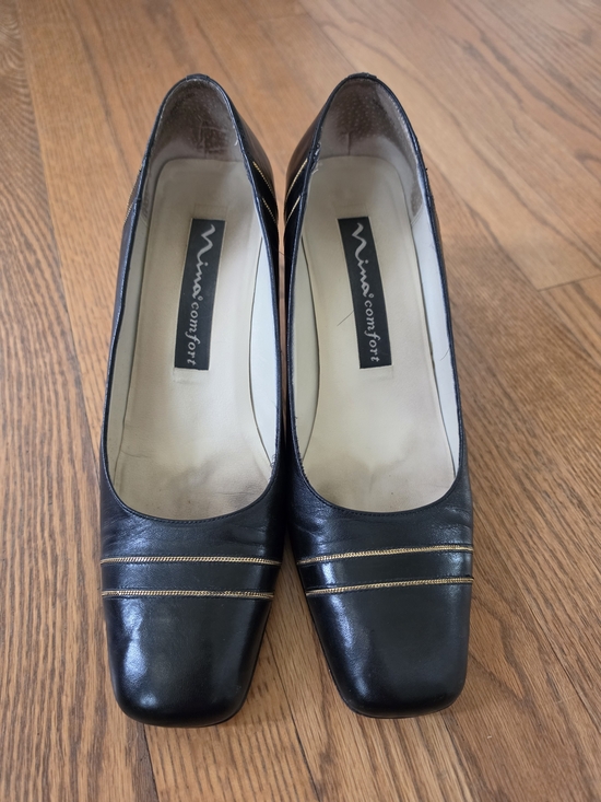 Nina Shoes - Nina Comfort Vintage Black Leather Square-Toe Pumps w/ Gold Accent Trim Size 9.5